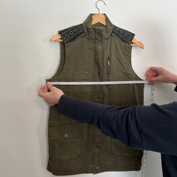 Roots Canada. Utility Vest. Olive Green Color. Size Medium. NWT. Womens. - Picture 3 of 9